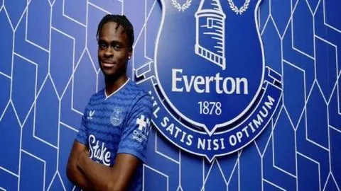 新赛季首战激战正酣，阿甲两强对决能否摆脱进球荒魔咒？